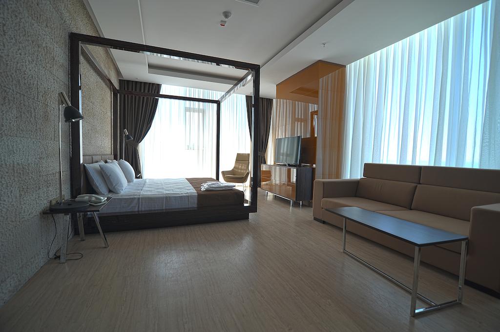 ننننننننننن19