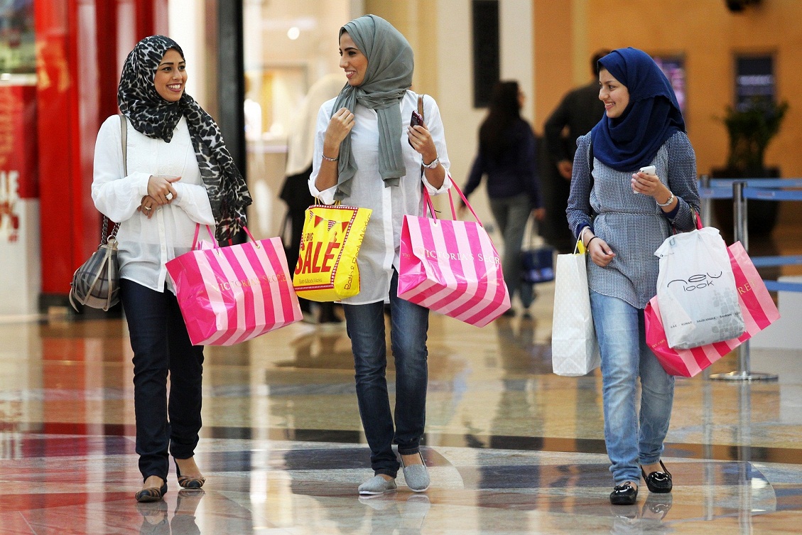 NA240113-GG-DSF- DSF shopping in Mall of the Emirates on 24th of January 2012.KT photo by Grace Guino